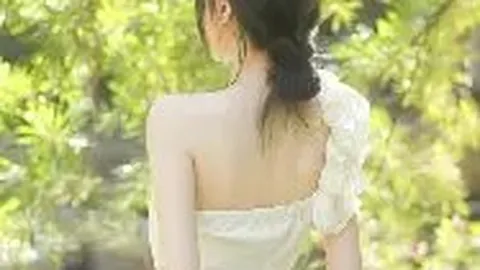 张佳宁与陌生男士亲密互动，恋情疑云笼罩